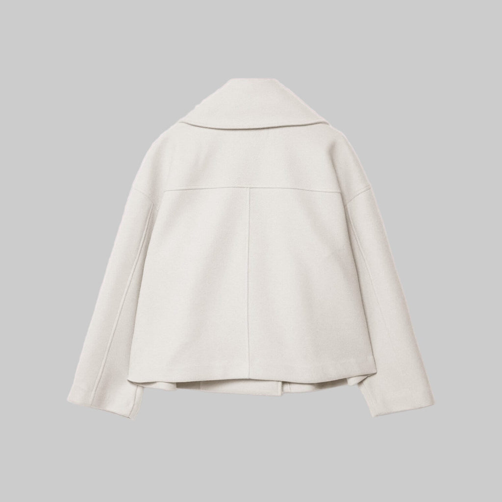 Women’s Short Coat With Wide Lapels